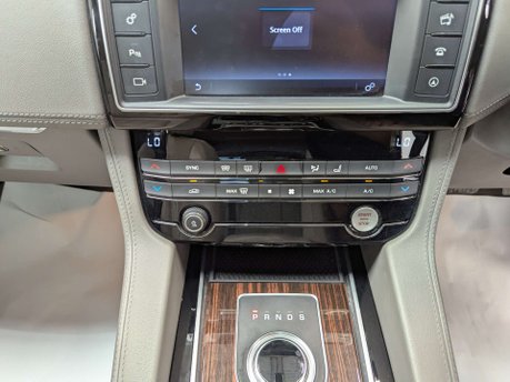Jaguar F-Pace 2.0 F-PACE Portfolio AWD D Auto 4WD 5dr 66