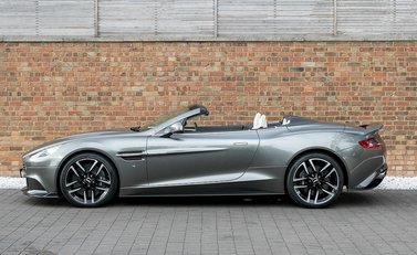 Aston Martin Vanquish S Volante 2