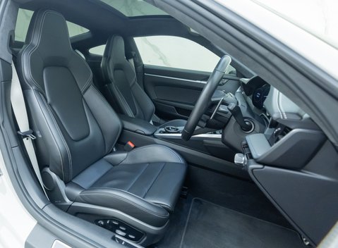 Porsche 911 Carrera 4S (992) 11