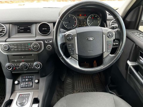 Land Rover Discovery 3.0 Discovery SE SDV6 Auto 4WD 5dr 8