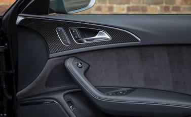 Audi RS6 Avant Performance 22