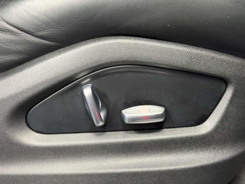 Porsche Cayenne 3.0 V6 E-Hybrid 14.1kWh Coupe 5dr Petrol Plug-in Hybrid TiptronicS 4WD Euro 49