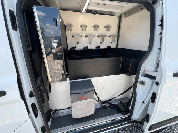 Ford Transit Custom AUTO SWB L1H1 Low Roof Trend Air Con Sensors Tow Bar EURO 6 NO VAT 18