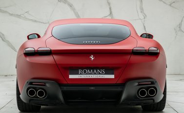 Ferrari Roma 8
