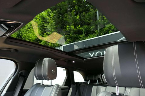 Land Rover Range Rover Velar R-DYNAMIC SE 18