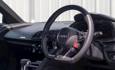Audi R8 V10 Plus 11