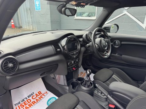 Mini Hatch 1.5 Cooper Sport Hatchback 3dr Petrol Manual Euro 6 (s/s) (136 ps) 15