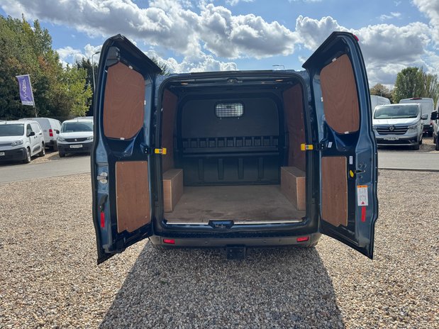 Ford Transit Custom Crew Cab LWB L2H1 (SOLD KH) Low Roof Trail 320 Air Con Alloys Sensors Tow B 9