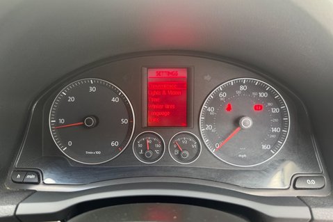 Volkswagen Golf BLUEMOTION MATCH TDI -DEMO +1 OWNER -19 SERVICES -£35 ROAD TAX -SUNROOF 36