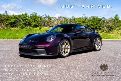 Porsche 911 GT3. PAINT-TO-SAMPLE. MANTHEY BRAKES. 6-SPEED MANUAL. PCCBS. LIFT. 