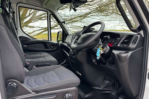 Iveco Daily 70C18V Welfare Unit - Tail Lift / Toilet / 7 Seats / Air Con 19