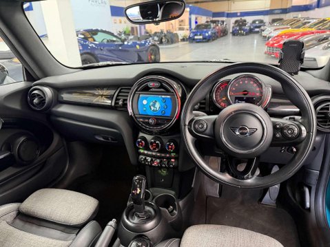 Mini Convertible 1.5 Cooper Convertible 2dr Petrol Steptronic Euro 6 (s/s) (136 ps) 2