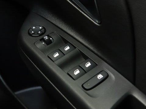 Vauxhall Corsa 100kW Elite Nav Premium 50kWh 5dr Auto [7.4kWCh] 32