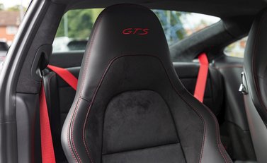Porsche 911 Carrera 4 GTS (991.2) 13