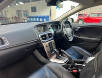 Volvo V40 2.0 D2 Lux Hatchback 5dr Diesel Auto Euro 6 (s/s) 19