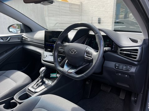 Hyundai IONIQ 1.6 h-GDi Premium Hatchback 5dr Petrol Hybrid DCT Euro 6 (s/s) (141 ps) 18