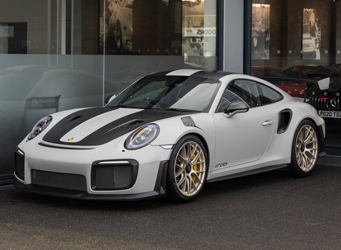 Porsche 911 GT2 RS (991) 2