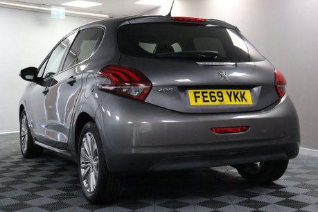 Peugeot 208 PURETECH S/S SIGNATURE 29