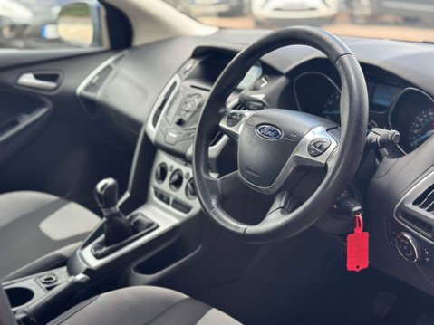 Ford Focus 1.6 Focus Zetec 105 5dr 12