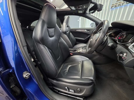 Audi RS4 4.2 FSI V8 Estate 5dr Petrol S Tronic quattro Euro 5 (450 ps) 7