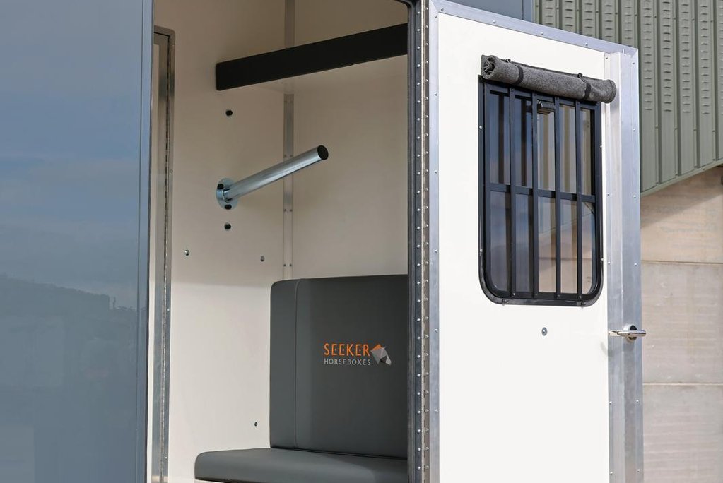 Renault Master 2026 Brand new 3.5 ton  AUTOMATIC Stallion build WITH REAR BED OPTION   25