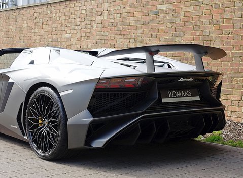 Lamborghini Aventador SV LP750-4 Roadster 3