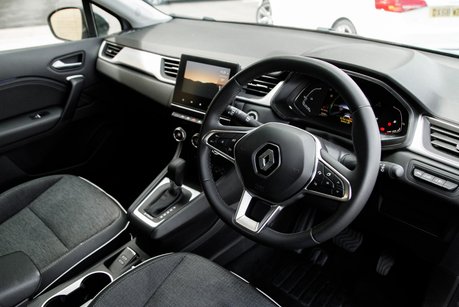 Renault Captur TECHNO E-TECH