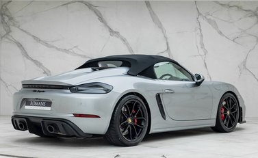 Porsche 718 Boxster Spyder 9