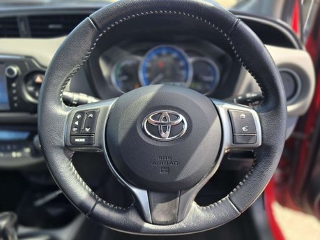 Toyota Yaris 1.5 VVT-h Icon Hatchback 5dr Petrol Hybrid E-CVT Euro 6 (101 ps) 31