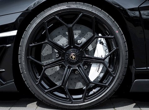 Lamborghini Aventador SVJ LP 770-4 12