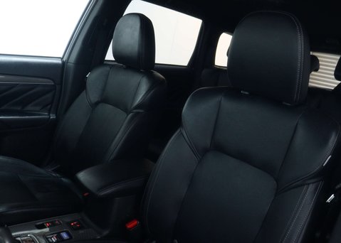 Mitsubishi Outlander 2.4h TwinMotor 13.8kWh Dynamic Safety SUV 5dr Petrol Plug-in Hybrid CVT 4WD 55
