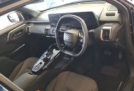 Suzuki e Vitara Motion 61kWh electric 2WD