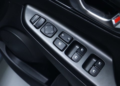 Hyundai KONA 1.6 h-GDi Ultimate SUV 5dr Petrol Hybrid DCT Euro 6 (s/s) (141 ps) 42