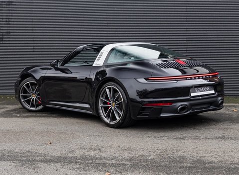 Porsche 911 Targa 4S (992) 4