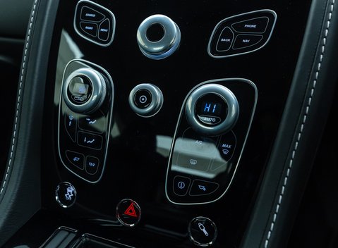 Aston Martin V12 Vantage S Coupe 20