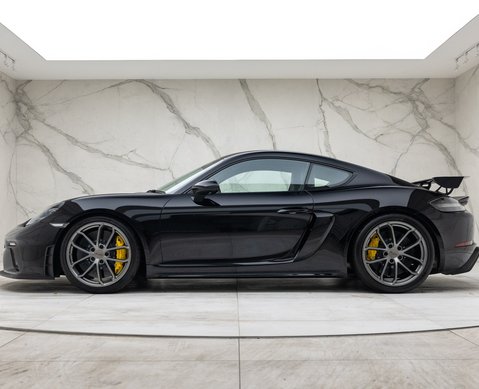 Porsche Cayman GT4 (718)