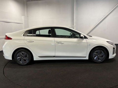 Hyundai IONIQ 1.6 IONIQ Premium FHEV Semi-Auto 5dr 7