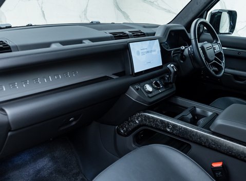 Land Rover Defender OCTA EDITION ONE 24