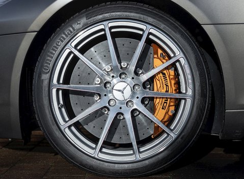 Mercedes-Benz SLS AMG 12