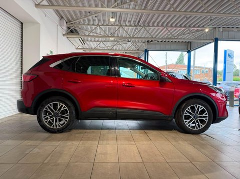 Ford Kuga 1.5T EcoBoost Titanium 2WD Euro 6 (s/s) 5dr 2