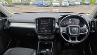 Volvo XC40 2.0 T4 Momentum SUV 5dr Petrol Auto AWD Euro 6 (s/s) (190 ps) 6