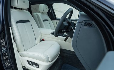 Rolls-Royce Cullinan BLACK BADGE 15