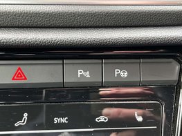Volkswagen T-Roc 1.5 T-Roc R-Line TSI Semi-Auto 5dr 52