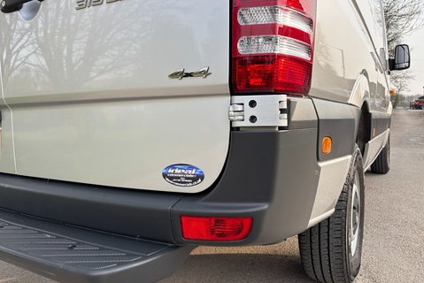 Mercedes-Benz Sprinter 319 V6 Cdi 4x4 5g-Tronic Mwb Hr Panel Van - Air Con - Direct from MOD 25