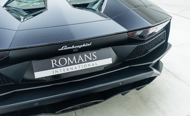 Lamborghini Aventador S LP 740-4 Roadster 29