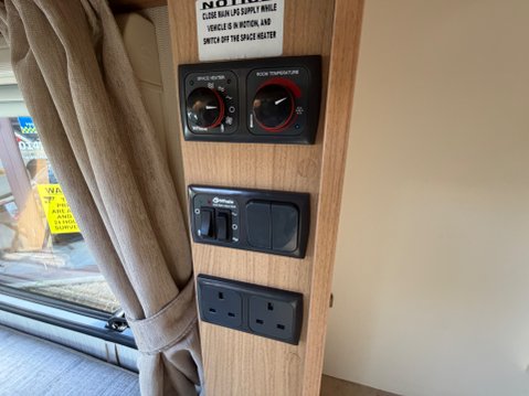 Elddis Majestic 155 FIXED BED 4 BERTH BIG SPEC COACH BUILT 21