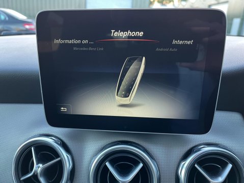 Mercedes-Benz GLA 1.6 GLA180 Urban Edition Euro 6 (s/s) 5dr 12