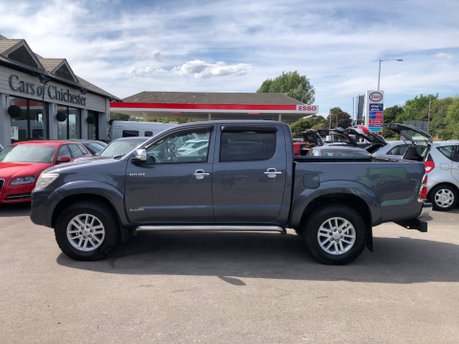 Toyota Hilux INVINCIBLE 4X4 3.0 D-4D DCB Manual 99000m FSH inc Cambelt 7
