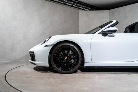 Porsche 911 TARGA 4 PDK. WARRANTY. ADAPTIVE CRUISE CONTROL. HEATED SEATS. HEATED WHEEL 12
