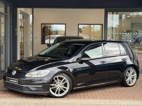 Volkswagen Golf 2.0 Golf SE Nav TDI BlueMotion Technology 5dr 1